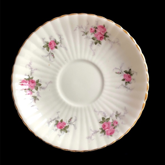 Vintage Royal Windsor Fine Bone China Tea Cup & Saucer Set Cottage Roses Pattern - Picture 7 of 8